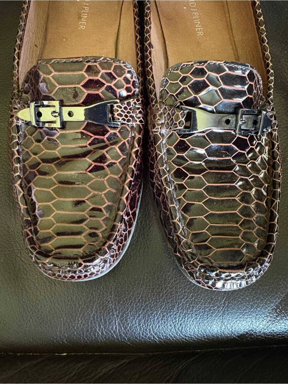 Brown Patent Leather Shoes
VERY FINE QUALITY Donald Plier.
Brand New Condition